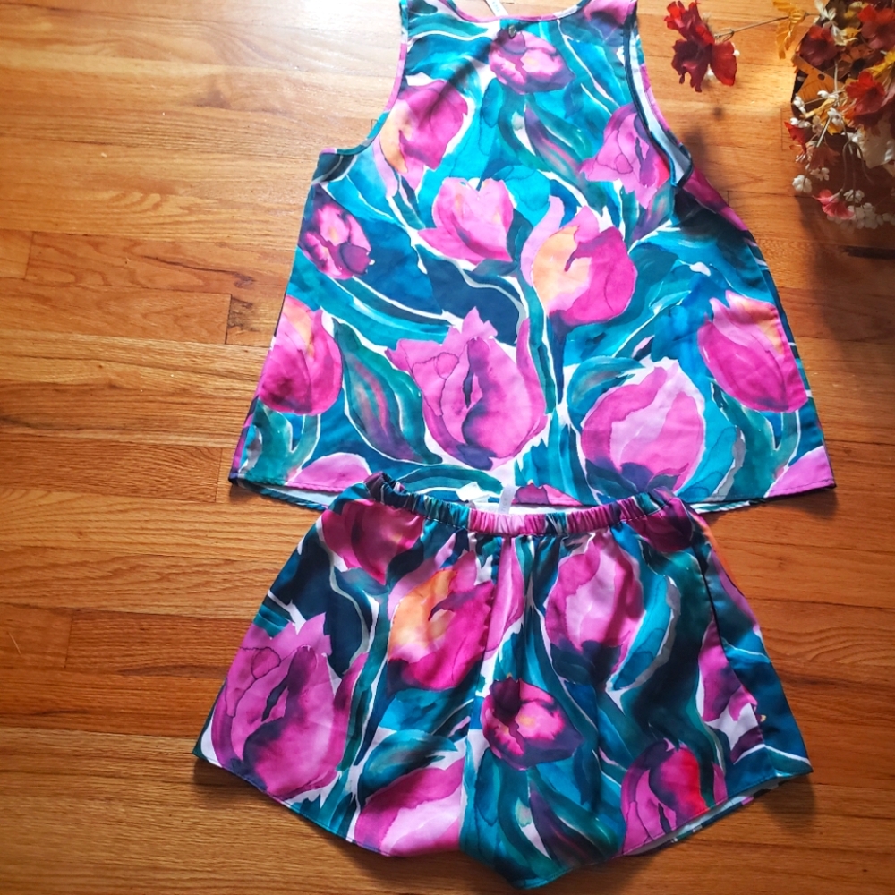 Fabletics eco satin medium tank and large pink/ green floral short set